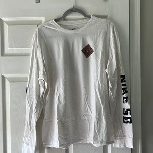 Men’s XL Nike SB long sleeve shirt